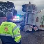 ATIENDE CEPC VOLCADURA DE CONTENDEDOR CON GASOLINA EN CARRETERA HUAMANTLA-APIZACO